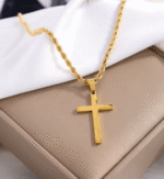 Goldene Kreuzkette mit Anhänger