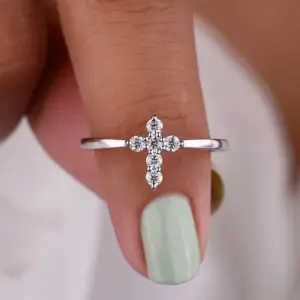 Zarter Kreuz Fingerring Silber – filigraner Damenring