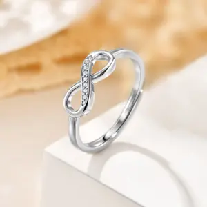 Verstellbarer Unendlichkeitsring für Damen mit Zirkonia