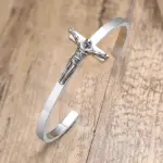 Kreuz Manschettenarmband für Herren aus Edelstahl