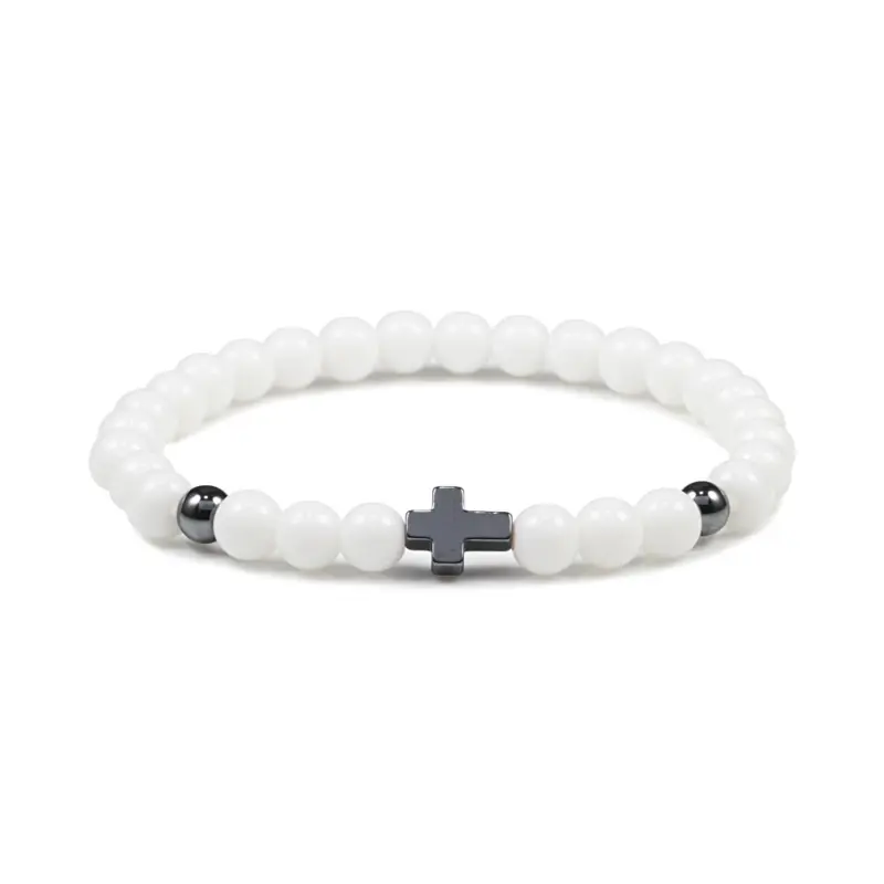 Perlenarmband mit Kreuz – 6 mm Weiß