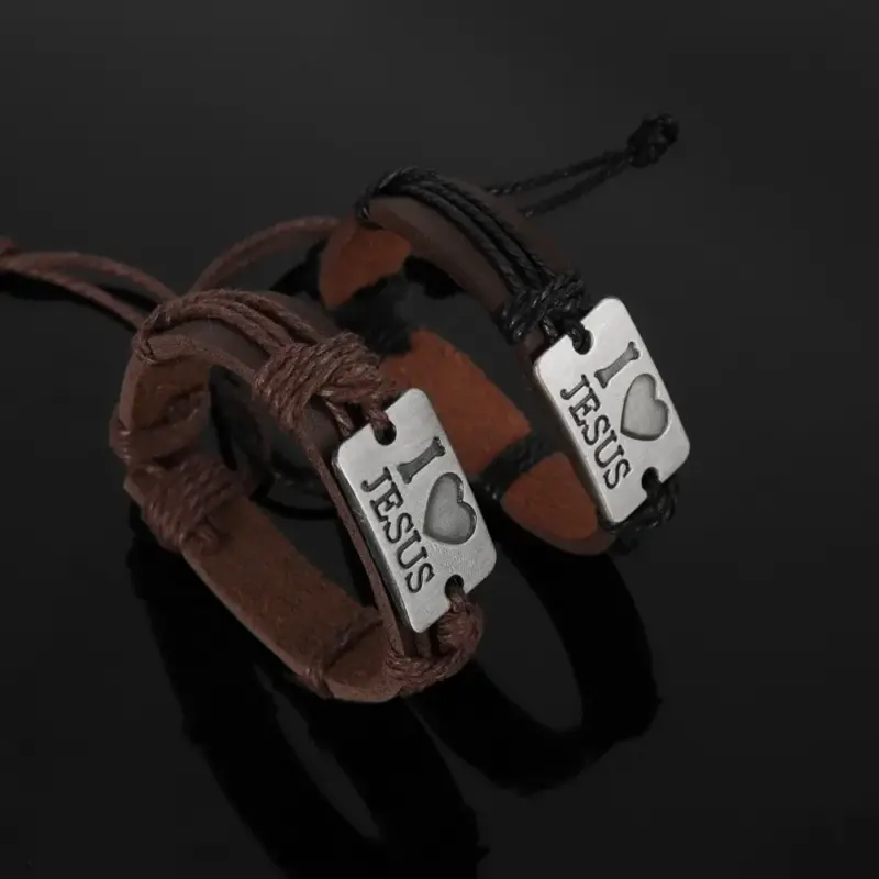 Christliches Armband Herren in brauner Lederoptik – Detailansicht