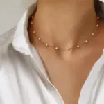 Mehrreihige Herzkette für Damen in Blau-Metallic mit Herz und Perlenoptik