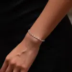 Moissanit Armband mit 3 mm Steinen im Detail