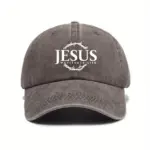 Jesus Cap in Kaffeebraun im Vintage-Look mit weißem Jesus-Schriftzug, Dornenkranz und „Way, Truth, Life“, Vorderansicht
