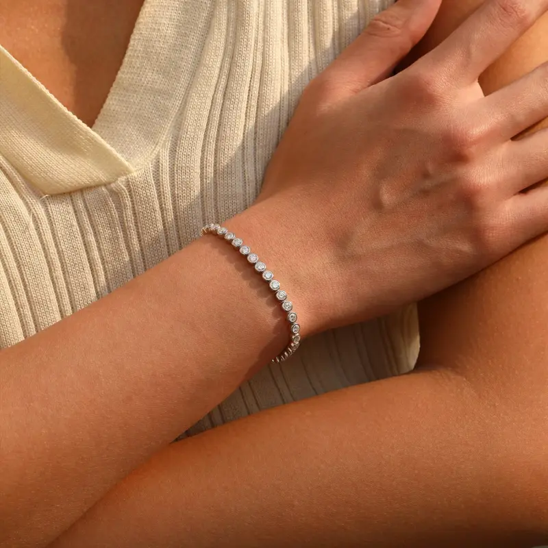 Stapelbares Moissanit Armband als eleganter Damenschmuck