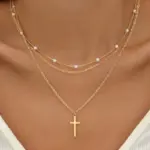 Mehrreihige Herzkette für Damen in Rostrot mit Herzanhänger und Perlenoptik