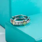 AnuJewel zweifarbiger Moissanit Kreuzring Damen – 3 mm, 925 Silber – weitere Produktansicht