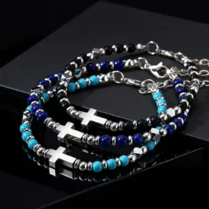 Naturstein Armband Herren mit Kreuz – getragen