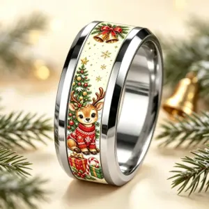 Weihnachtsring mit Rentier – silberfarbener Bandring in schräger Gesamtansicht