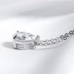 Elegante Moissanit Tropfen-Halskette aus 925 Silber
