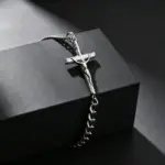 Kreuz Armband Herren Edelstahl – Detailansicht