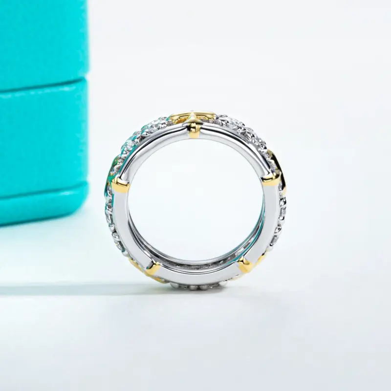 AnuJewel zweifarbiger Moissanit Kreuzring Damen – 3 mm, 925 Silber – weitere Produktansicht