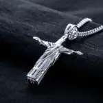 Christus-Erlöser Anhänger mit D Farbe VVS1 Moissanit – Seitenansicht