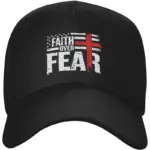 Schwarze Jesus Cap mit Motiv Glaube statt Angst – Vorderansicht