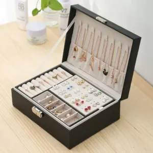 Schmuckschatulle mit Fächern für Ringe, Ketten und Ohrringe