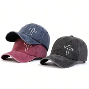 Vintage Cap mit weißer Kreuzstickerei in Marineblau, Weinrot und Dunkelgrau