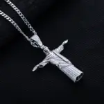 MossanRappr Jesus Anhänger im Iced-Out Look – Detailansicht