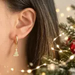 Goldfarbene Weihnachtsbaum Ohrringe als festlicher Ohrschmuck