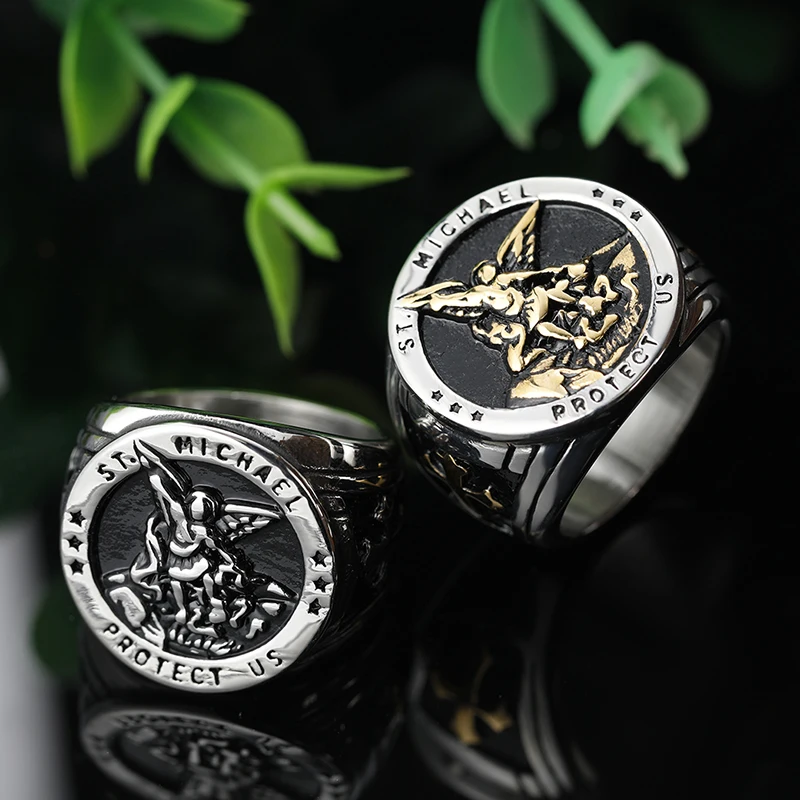 kf-H1c994787bd0f47aea29ef69dd3d06535z Zwei abdo Erzengel-Michael-Siegelringe mit goldfarbenen Akzenten und silberfarbenem Relief
