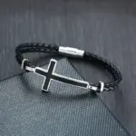 PRJEWEL Kreuz-Lederarmband – Schwarz, 21 cm