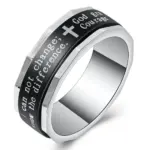 VQYSKO Edelstahlring in Schwarz und Silber mit Kreuz, englischem Mut-Spruch und polierten Metallrändern