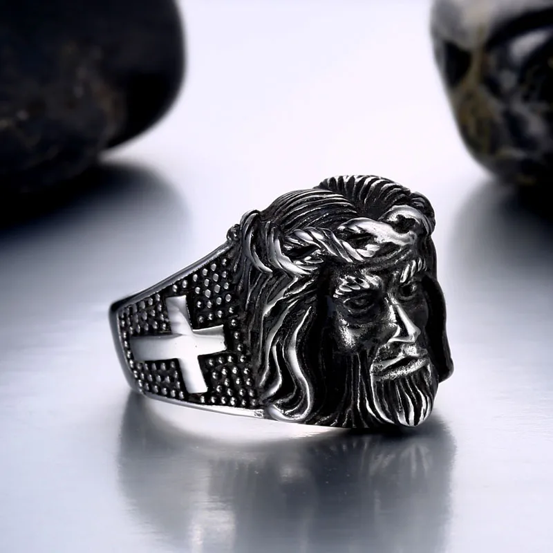 BEIER Jesus-Herrenring aus Edelstahl laut Anbieter mit Kreuz an der Ringschiene, Seitenansicht