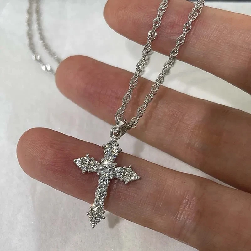 sharelucky Kreuzkette Damen – silberfarbenes Kreuz mit funkelndem Steinbesatz