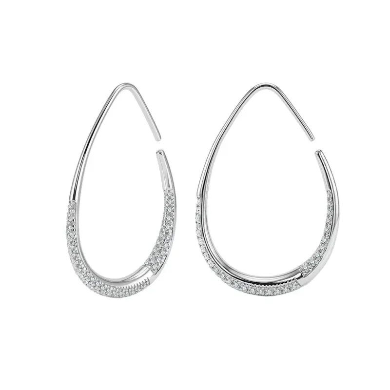 kf-S0e5d35d7c3064efaacaffdf05a94fd19h Silberfarbene ORSA JEWELS Tropfen-Creolen mit Schmucksteinen als freigestelltes Produktbild