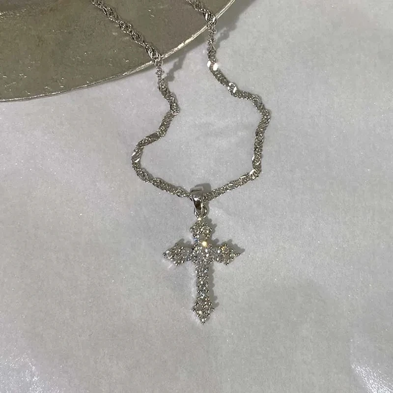 sharelucky Kreuzkette Damen – silberfarbene Kette mit Kreuzmotiv