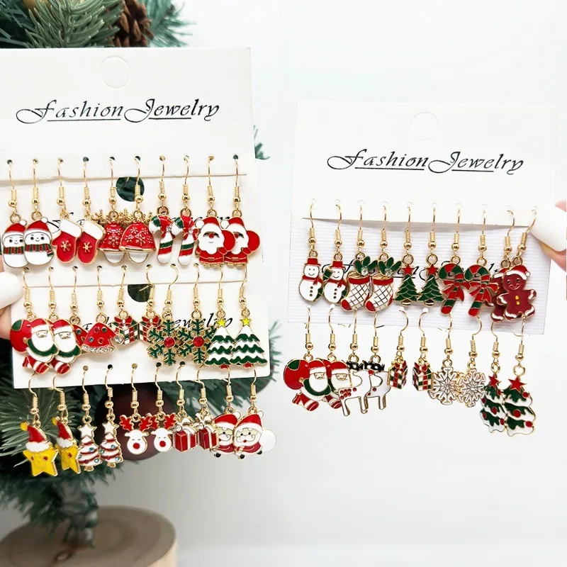 Zwei Schmuckkarten des 25-Paare-Weihnachtssets mit Schneemann, Zuckerstange, Glocke, Rentier und Lebkuchenmann