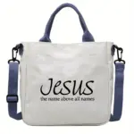 Jesus Umhängetasche in Naturweiß mit blauen Henkeln und Schulterriemen, Aufdruck Jesus the name above all names