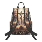 Rückseite des christlichen Rucksacks mit bedrucktem Rückenbereich und verstellbaren schwarzen Schultergurten