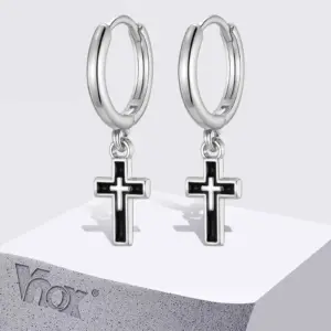 Vnox Kreuz-Creolen silberfarben mit schwarz ausgefülltem Kreuzanhänger – Produktfoto