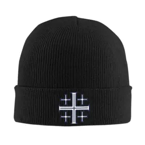 Schwarze Jerusalemkreuz-Strickmütze aus Acryl mit fünf christlichen Kreuzen auf dem Umschlag