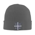 Dunkelgraue Unisex-Strickmütze mit Jerusalemkreuz auf dem vorderen Umschlag