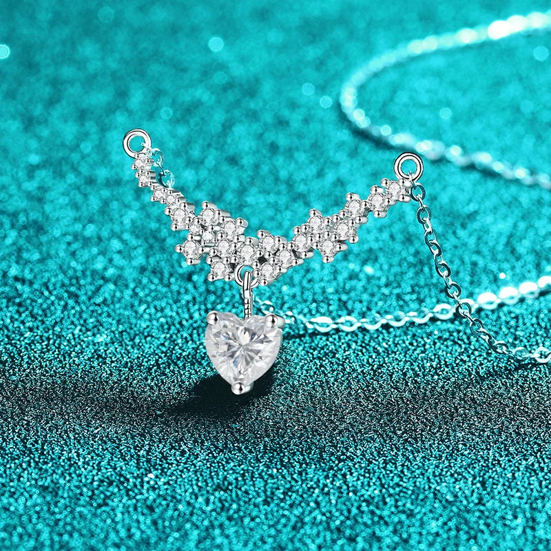 NeeTim Herz-Moissanit Halskette aus 925 Silber laut Anbieter als Detailaufnahme