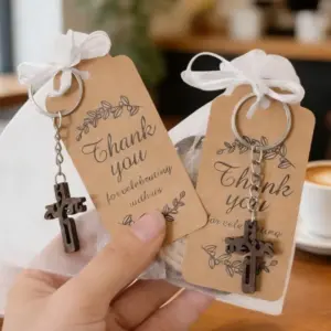 Holzkreuz Schlüsselanhänger Geschenkset mit weißem Organzabeutel und Dankeskarte