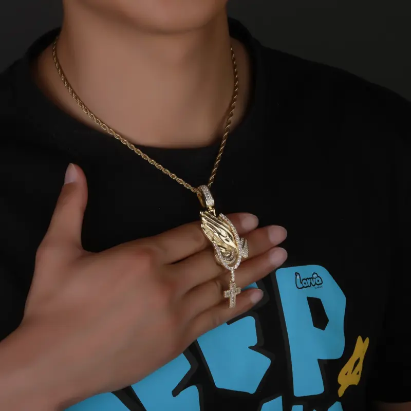 Betende Hände Anhänger mit Kreuz – TOPGRILLZ Iced Out Schmuck