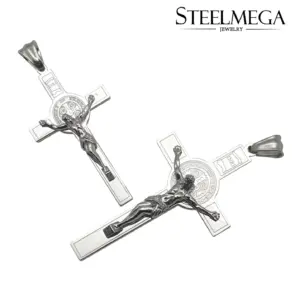 STEELMEGA Benediktus-Kruzifixanhänger in Silberoptik, zwei Ansichten mit Jesusfigur und Benediktusmedaille