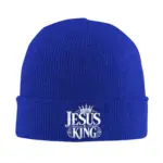 Blaue CHAMPRINT Jesus Is King Beanie mit hellem Krone-Schriftzug-Motiv