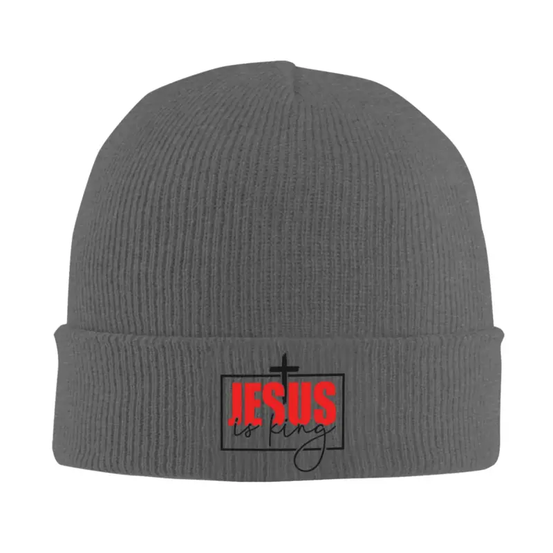 Dunkelgraue Jesus Is King Beanie mit rotem Schriftzug und Kreuz