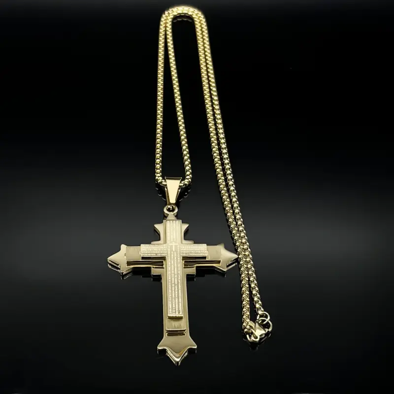 kf-Sd92a01964197466c88df166ed459cbc1E Goldfarbene AFAWA Kreuzkette mit kantigem Kreuz und feinem Schriftdekor an 60 cm Kette